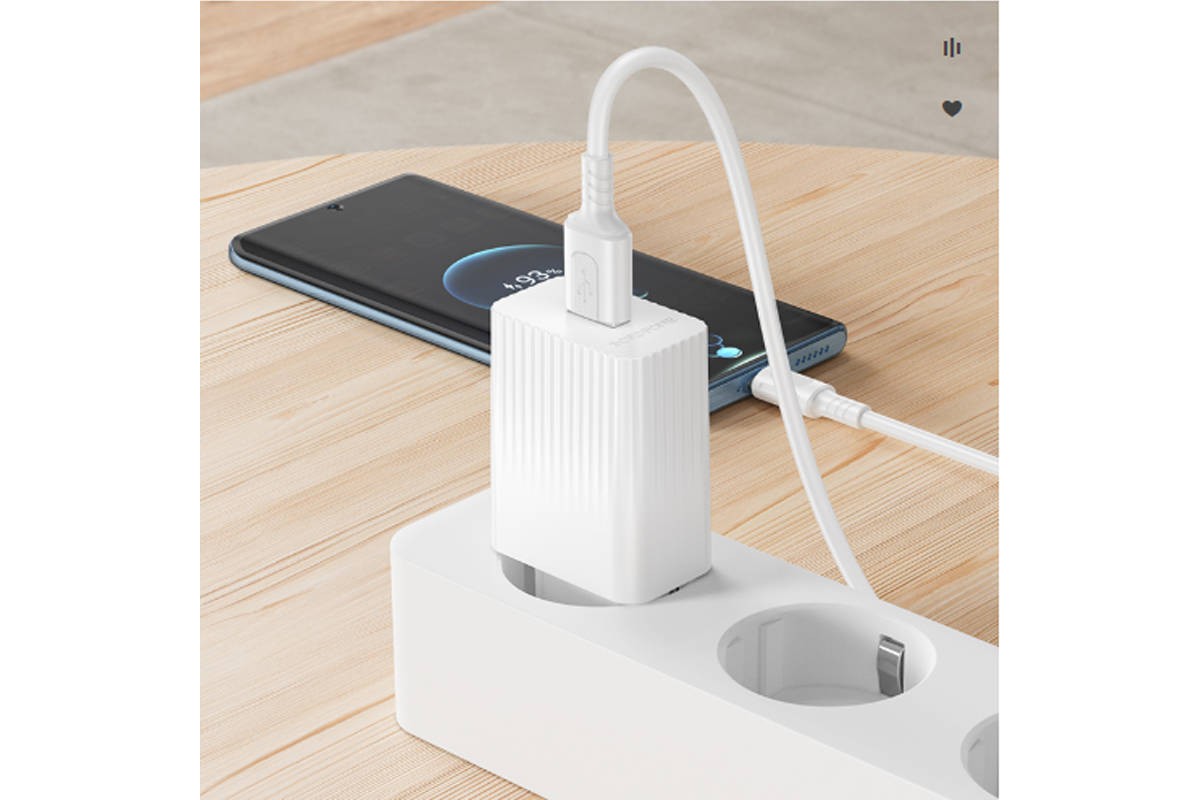 Сетевое зарядное устройство USB BOROFONE BAS72A Source QC3.0  (EU) белый