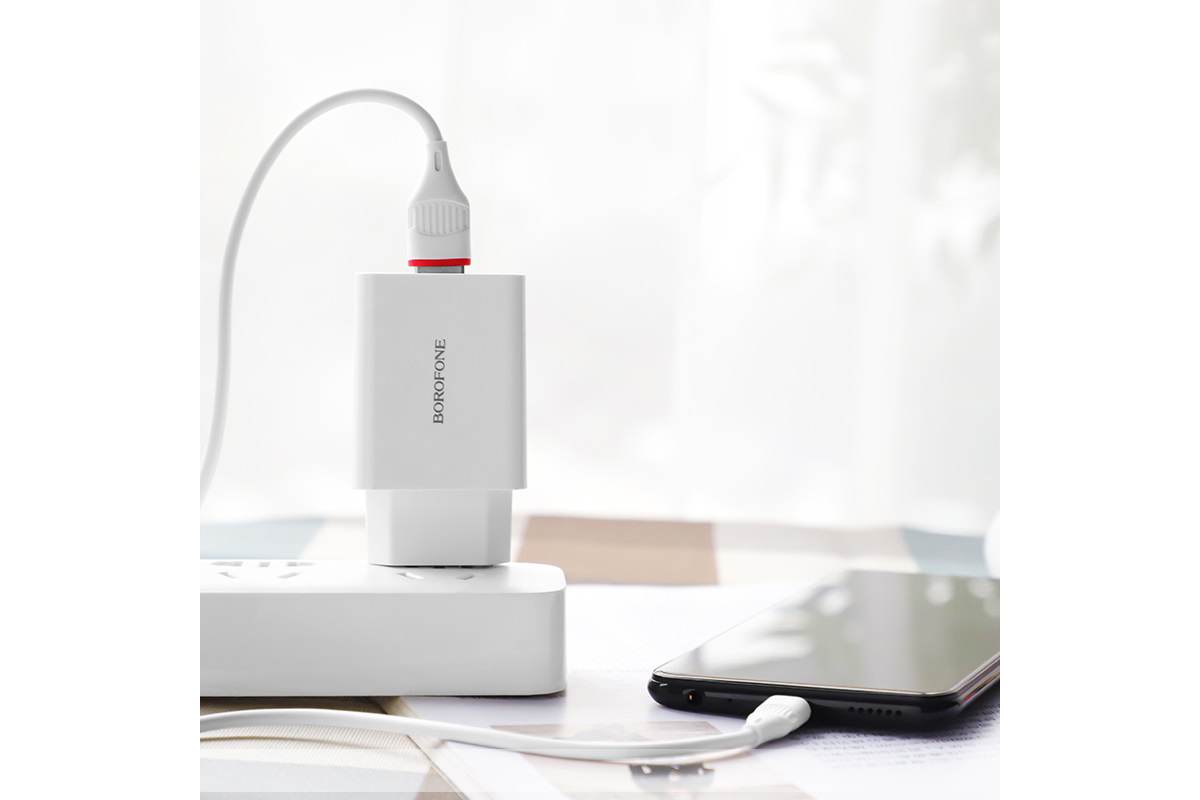 Сетевое зарядное устройство USB 2100mAh  BOROFONE BA21A Long journey single port QC3.0 charger белый