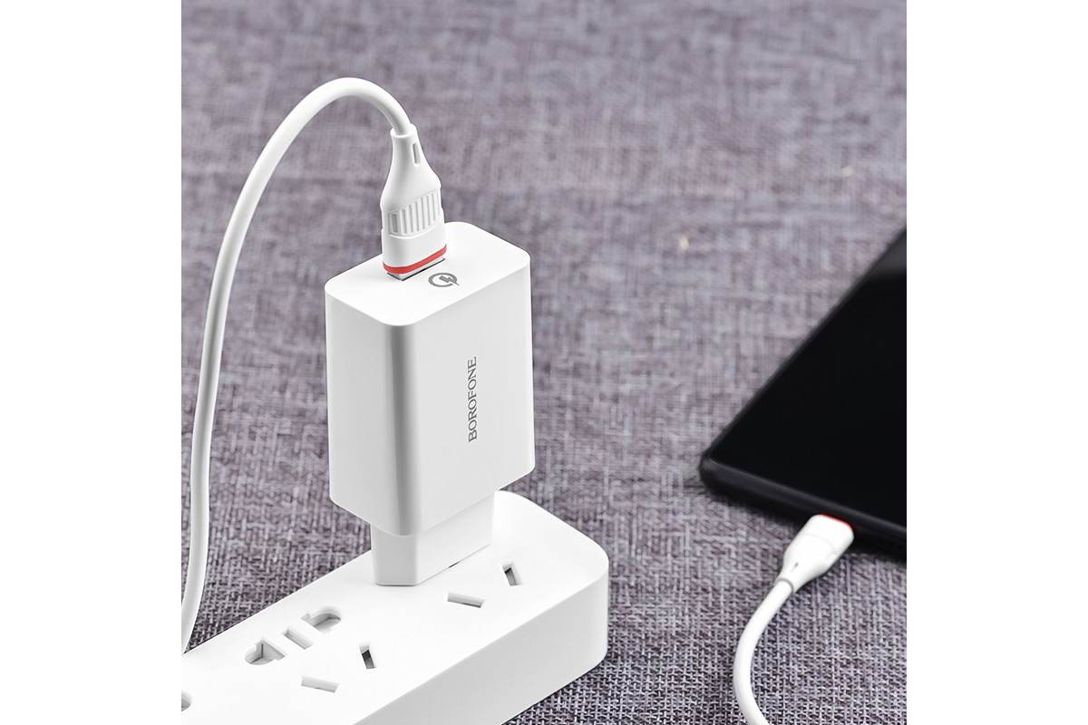 Сетевое зарядное устройство USB 2100mAh  BOROFONE BA21A Long journey single port QC3.0 charger белый