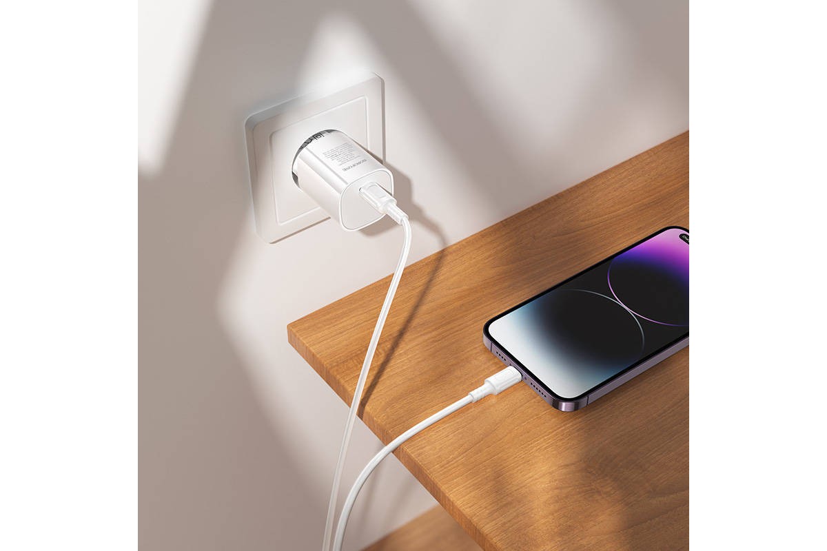 Сетевое зарядное устройство USB-C BOROFONE BA103A Pudding PD20W (белый)