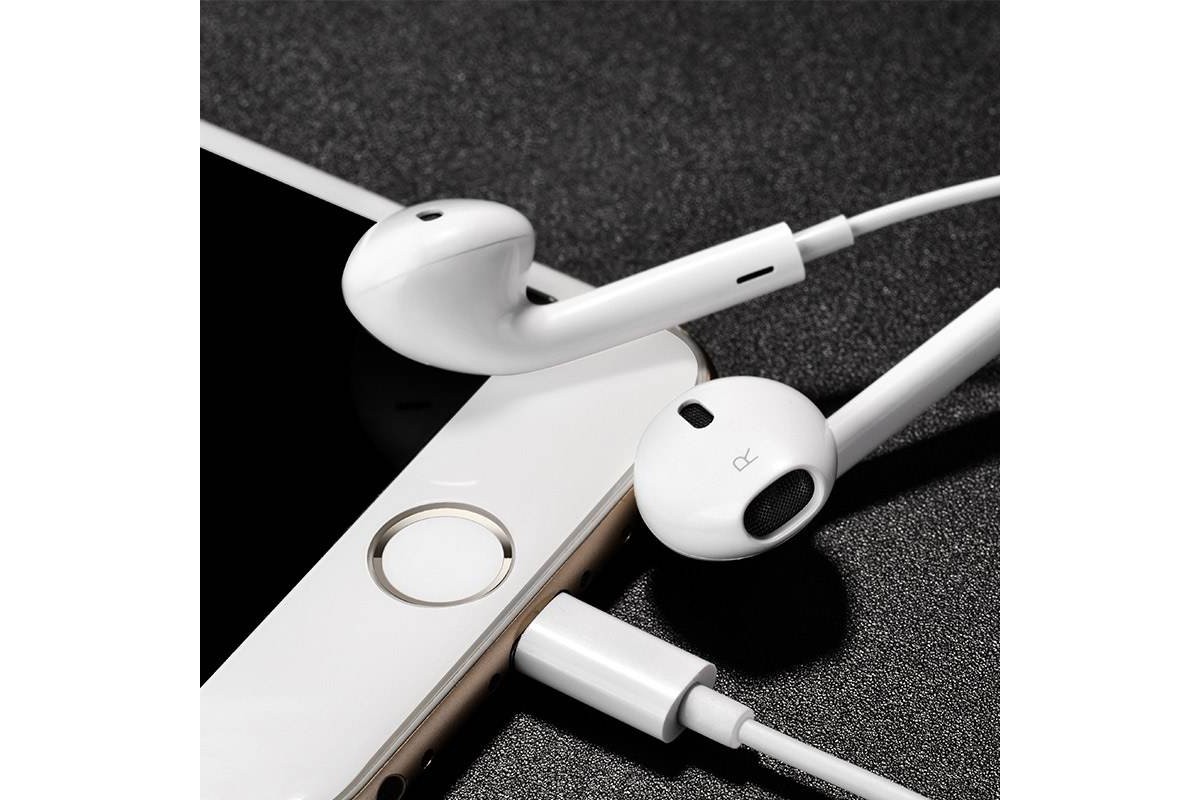 Гарнитура (наушники с микрофоном) вакуумная проводная HOCO L9 iPhone 7/8/X цвет белый