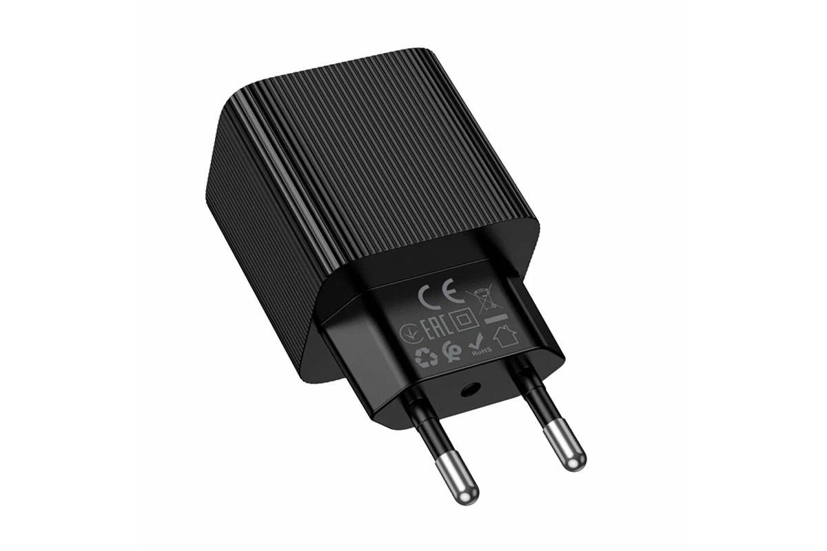 Сетевое зарядное устройство USB + USB-C HOCO CS84A Excellent PD30W+QC3.0 charger with digital display (черное)