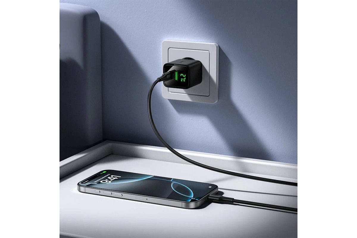 Сетевое зарядное устройство USB + USB-C HOCO CS84A Excellent PD30W+QC3.0 charger with digital display (черное)