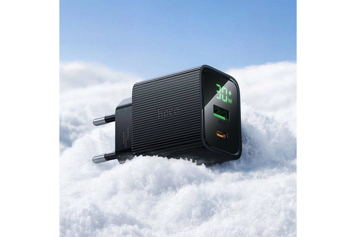 Сетевое зарядное устройство USB + USB-C HOCO CS84A Excellent PD30W+QC3.0 charger with digital display (черное)
