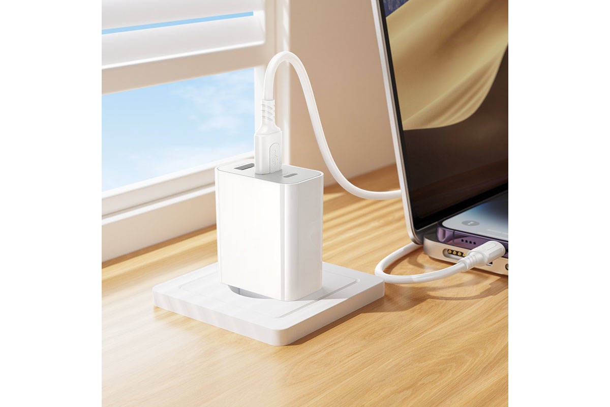 Сетевое зарядное устройство 2USB + USB-C BOROFONE BA105A Stellar three-port charger (белый)